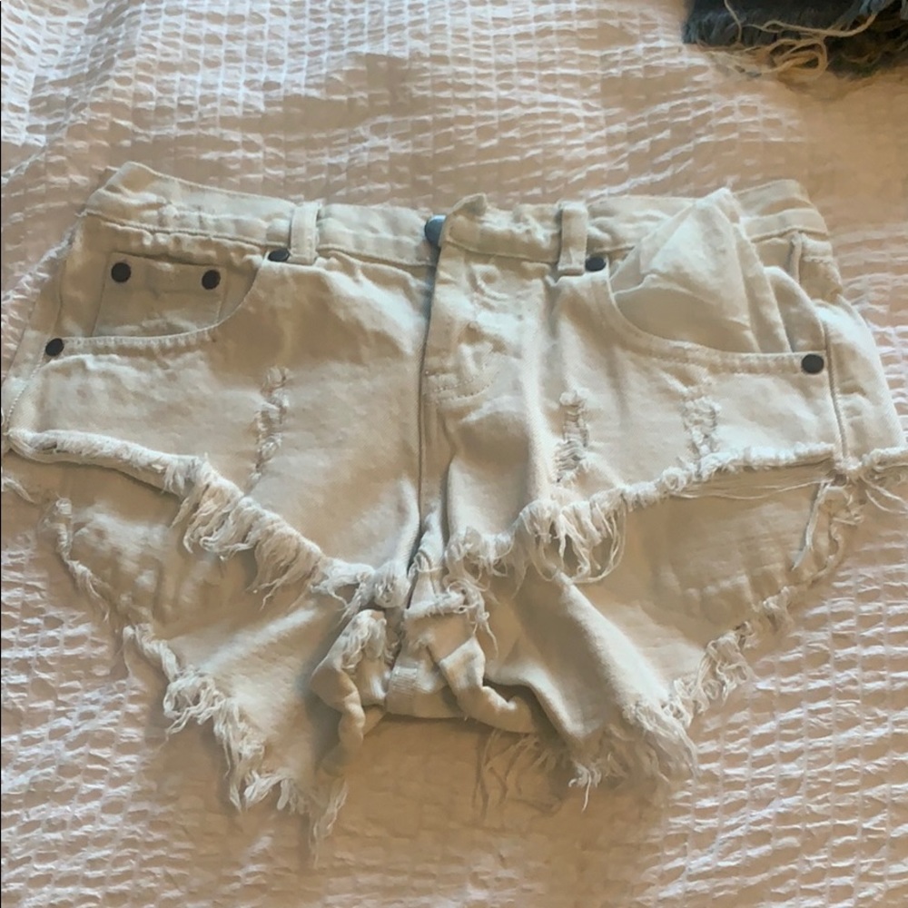 One Teaspoon Dupe White Jean Shorts 💘